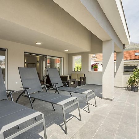 Luxury 3 Bed Apartment, Large Terrace, Pool, Close To Beach And Split! Podstrana Exteriér fotografie