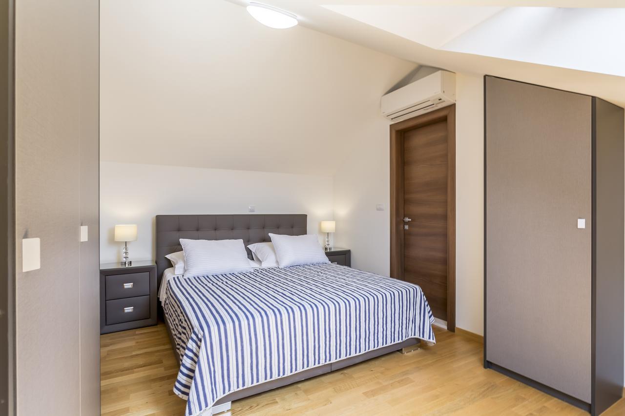 Luxury 3 Bed Apartment, Large Terrace, Pool, Close To Beach And Split! Podstrana Exteriér fotografie