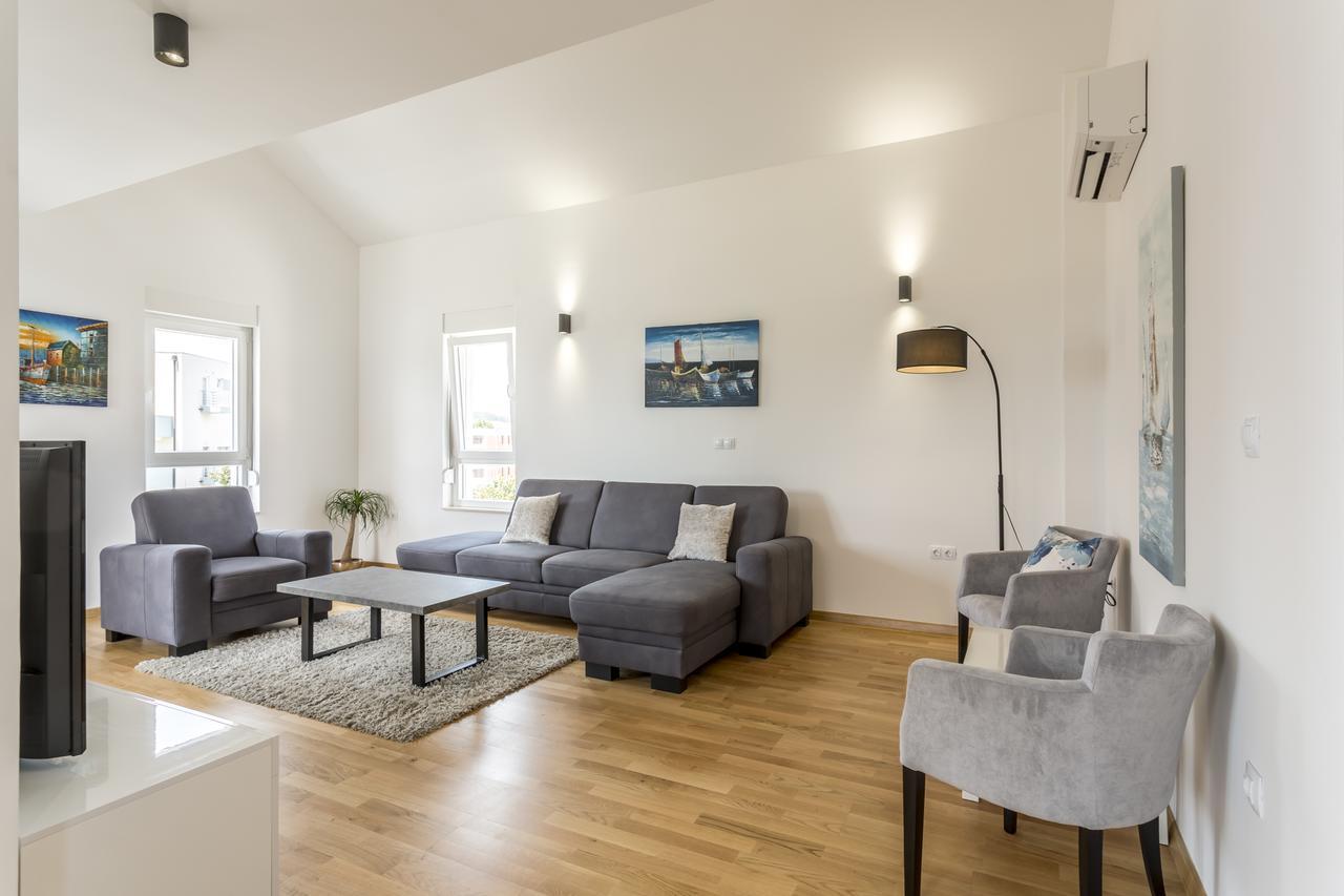Luxury 3 Bed Apartment, Large Terrace, Pool, Close To Beach And Split! Podstrana Exteriér fotografie